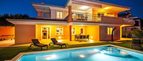 4 bedrooms, WiFi