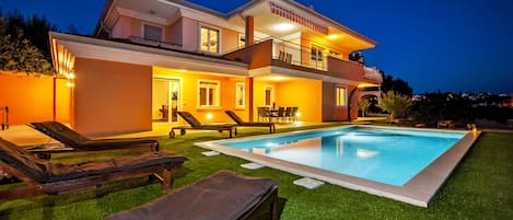 Villa | 4 sovrum och wi-fi