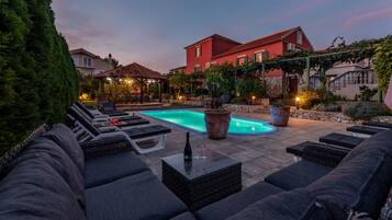 Villa, Smoking | 7 bedrooms