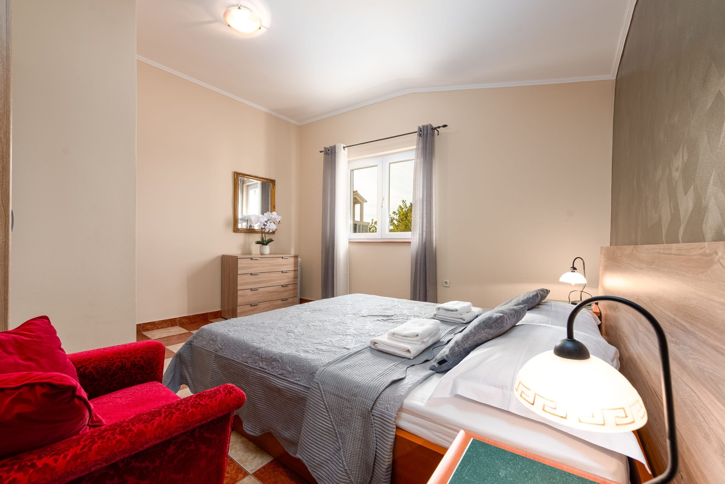 วิลล่า, สูบบุหรี่ได้ | 7 ห้องนอน