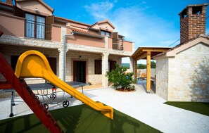 4 عدّة غرف نوم