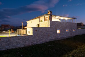 4 عدّة غرف نوم