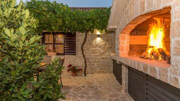 Villa | 4 bedrooms, WiFi