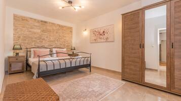 Villa | 4 bedrooms, WiFi