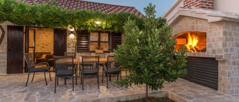 Villa | 4 bedrooms, WiFi