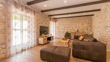 Villa | 4 bedrooms, WiFi