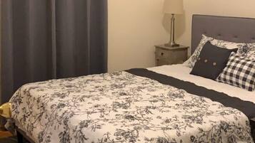 3 bedrooms, iron/ironing board, free WiFi, bed sheets