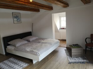 2 chambres, bureau, fer et planche à repasser, Wi-Fi gratuit