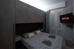 2 bedrooms, in-room safe, free WiFi, bed sheets