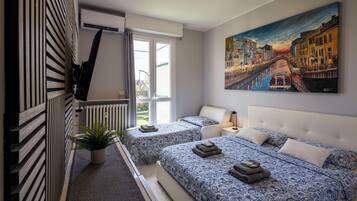 2 bedrooms, in-room safe, free WiFi, bed sheets