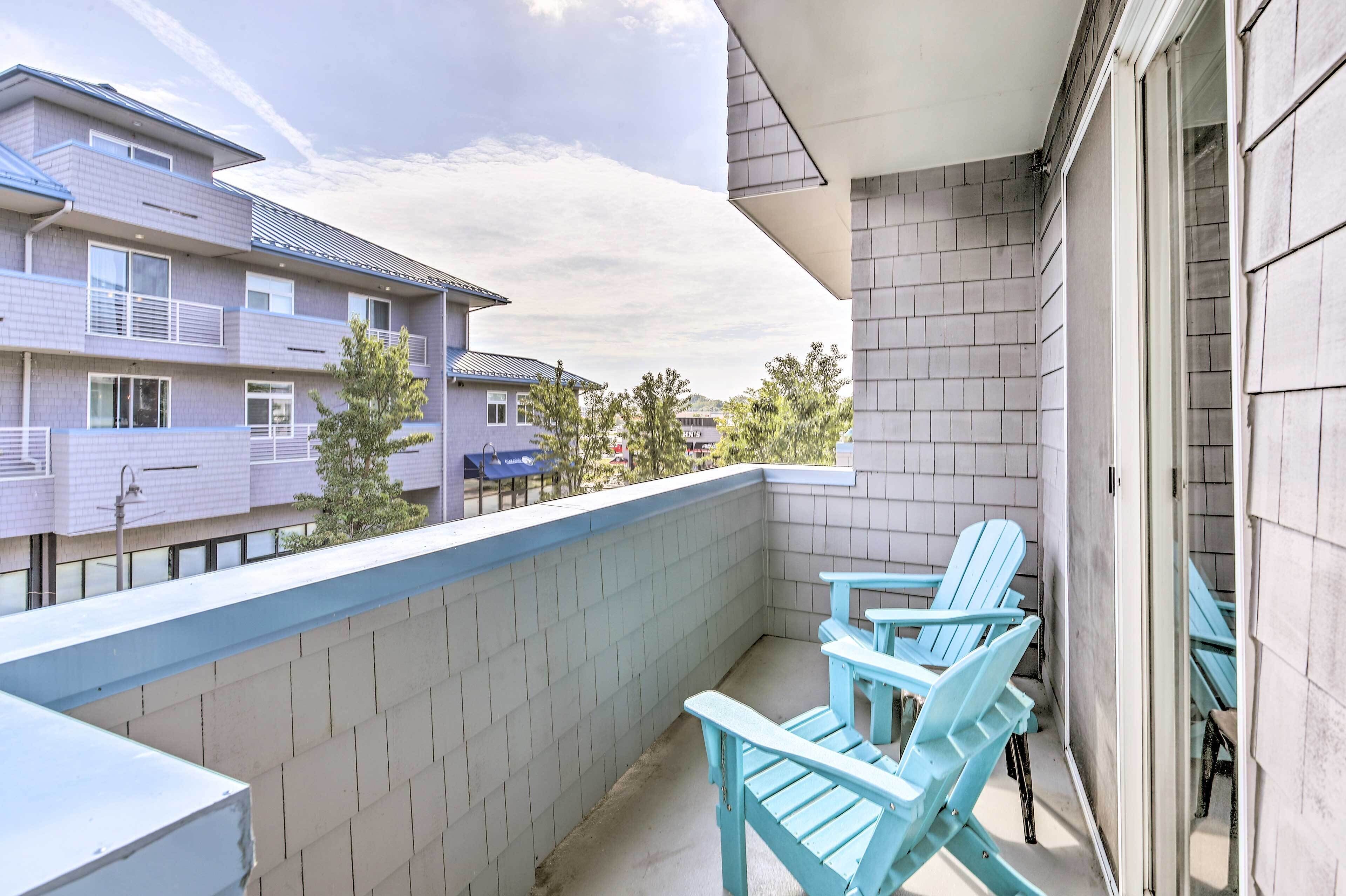 Grand Haven Condo w/ Patio < 1 Mi to Downtown