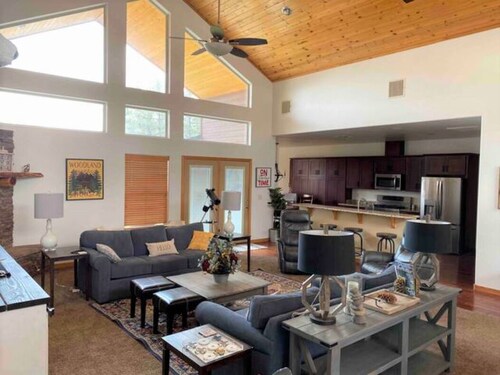 Amazing 7 Bedroom Cabin in the White Mountains