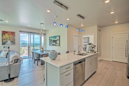 Luxury Penthouse Condo by Lake at Keystone Resort. Ski, Hike, Bike & Much More.