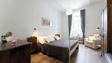 2 bedrooms, iron/ironing board, free WiFi, bed sheets