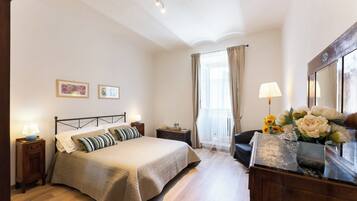 2 chambres, fer et planche Ă repasser, Wi-Fi gratuit, draps fournis