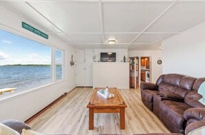 TV, fireplace, table football, offices - Mille lacs Lake Beach House-Water Front-SAND-Fish (Wahkon)
