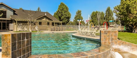 Innenpool, beheizter Pool