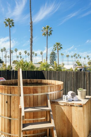 Terrace/patio - The Green Room Hotel (Oceanside)