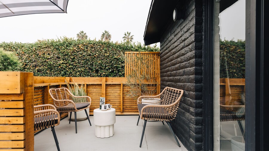 The Green Room Hotel