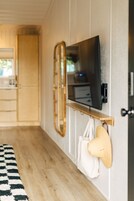 Camera Deluxe, 1 letto king, patio | Biancheria da letto di alta qualità, materassi in memory foam