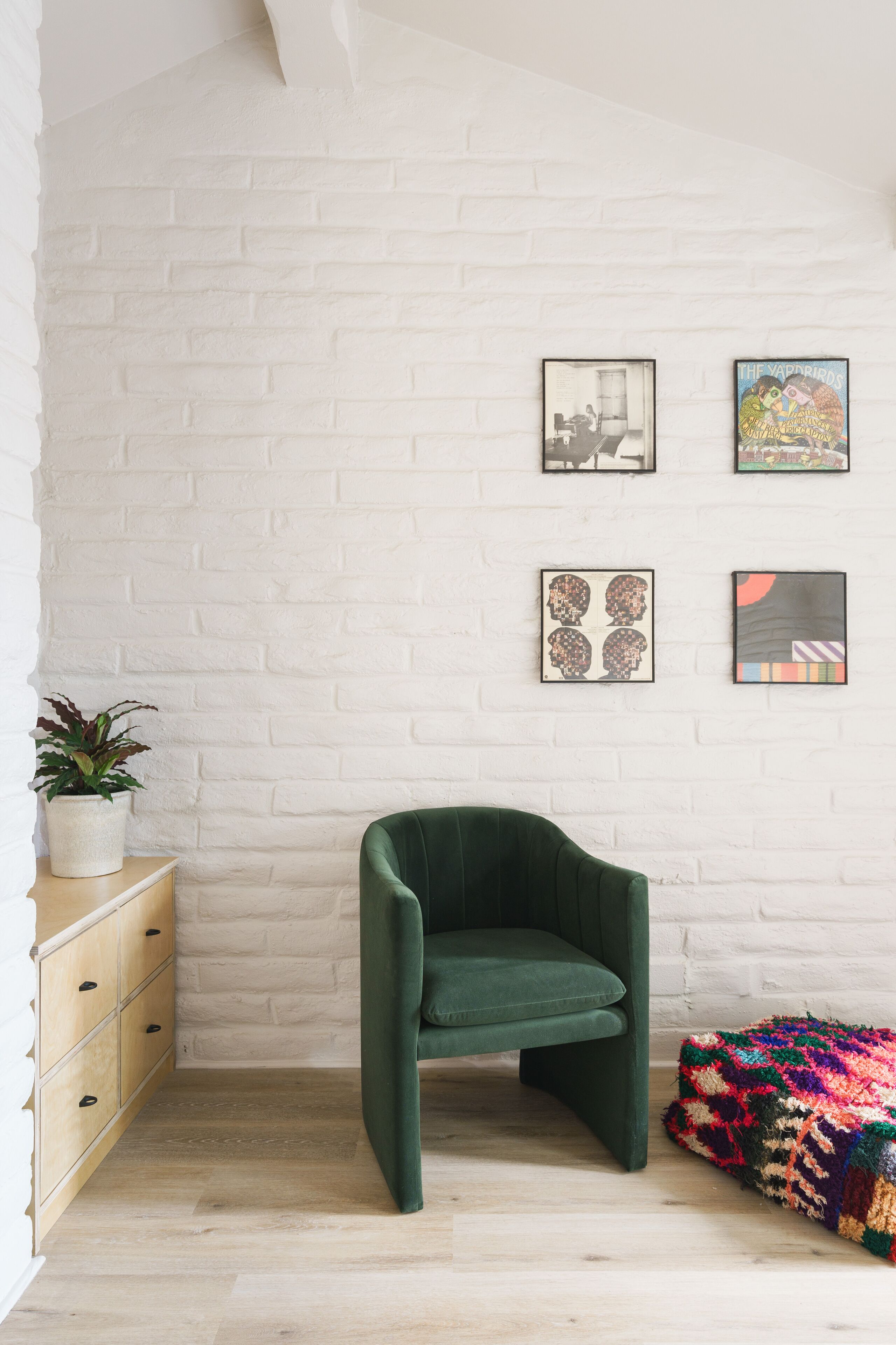 deluxe room, 1 queen bed, patio | living area | 32-inch smart tv with digital channels, tv, netflix