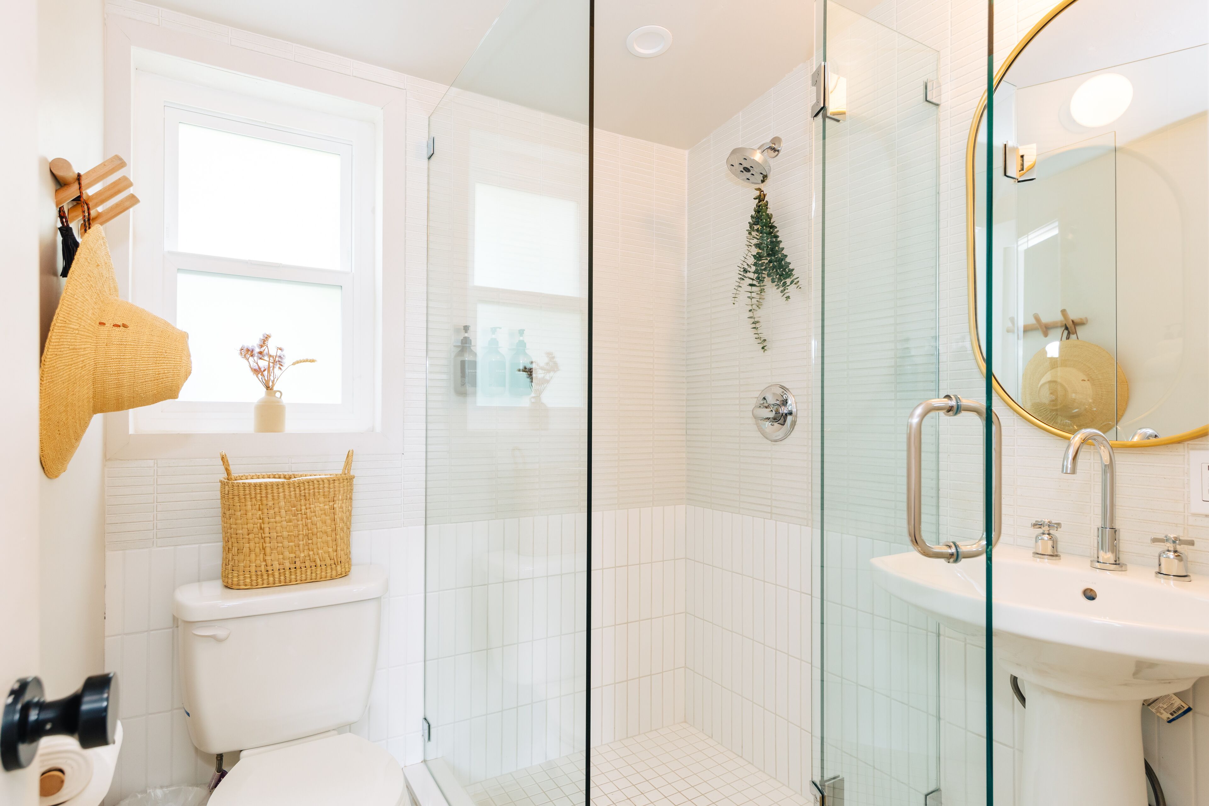 deluxe triple room, kitchen | bathroom | hair dryer, towels