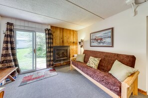TV, fireplace, foosball, table tennis