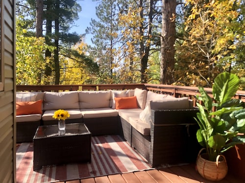 Cozy pet-friendly home near hiking trails and Lake Vermilion