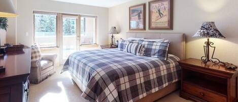 2 bedrooms, iron/ironing board, free internet, bed sheets