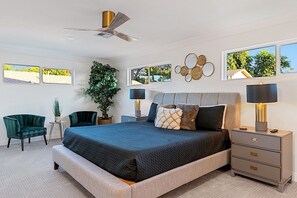 4 bedrooms, desk, iron/ironing board, free WiFi