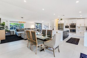 Interior - Resort-Style Home w/ Private Heated Pool-Old Town (Scottsdale)