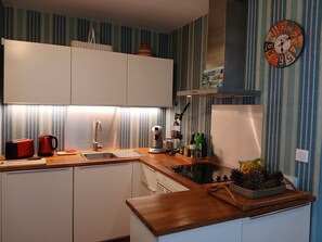 Fridge, microwave, oven, stovetop - Beautiful apartment with magnificent sea view (Arcachon)