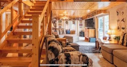 Cozy Cabin at Lake Koshkonong