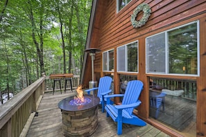 Terrace/patio - 1 Mi to Beech Mtn! Family Retreat w/ Hot Tub (Beech Mountain)