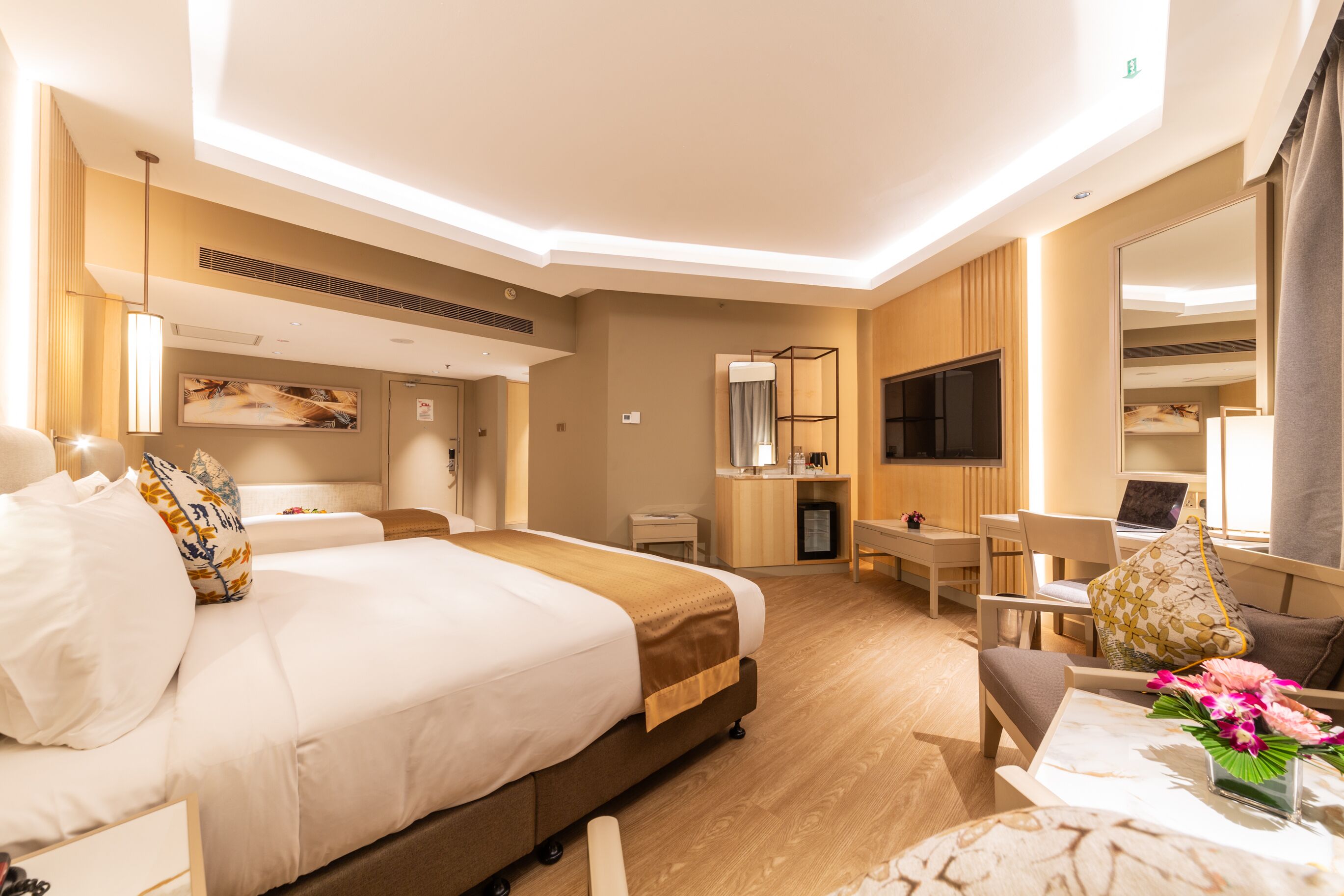 Junior Studio, 1 Bedroom | Minibar, desk, laptop workspace, iron/ironing board