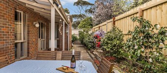 Bayside walks and local beach access, in the heart of the Bellarine and wineries