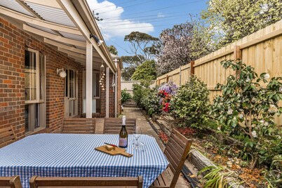 Bayside walks and local beach access, in the heart of the Bellarine and wineries