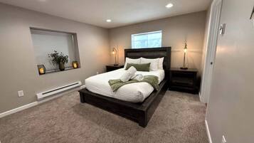 3 Schlafzimmer, Betten mit Memory-Foam-Matratzen, Bügeleisen/Bügelbrett