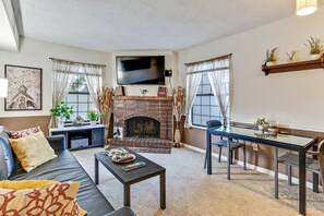 Smart TV, fireplace, stereo, printers