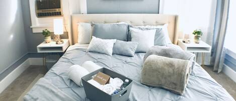 1 bedroom, in-room safe, desk, iron/ironing board