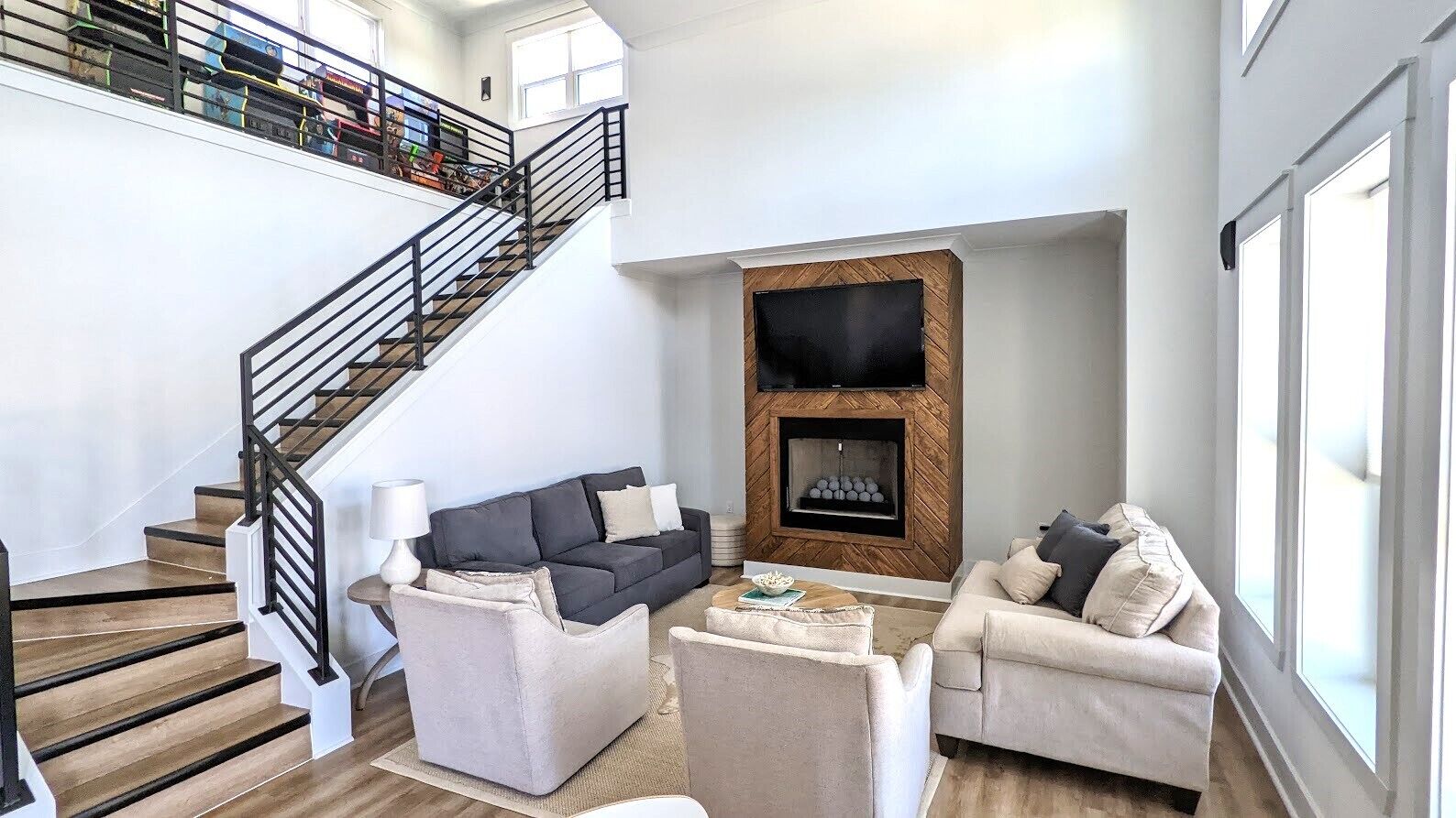 Video Arcade Loft. Family Friendly Home. Comfy King Bed. Community Pool.