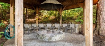 Adorable Cottage On The Lake - Boat Access Only, Private Dock, Fire pit, Gas Grill