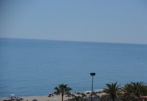Beach nearby - Luxury Apartment in Los Boliches by Beach with Shared Pool & Wi-Fi (Fuengirola)