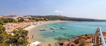 Appartamento Veranda Vista Mare Isola Rossa. Vicino alla spiaggia con vista mare e terrazza