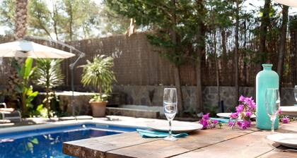 Haustierfreundliche Villa Palmeras Sitges Hills mit Pool und WLAN