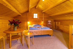 2 bedrooms, travel crib, WiFi, bed sheets - Blockbohlenferienhaus Braun - Blockhaus (Koserow)