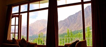 Hilltop Hotel Hunza