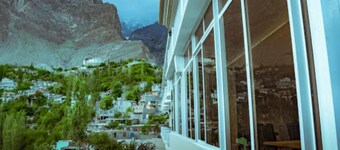 Hilltop Hotel Hunza