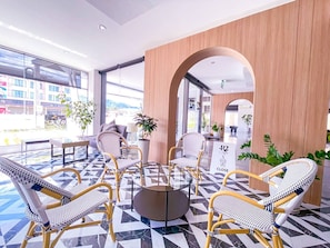 LCD TV - R2 Hotel Chiangmai (Chiang Mai)