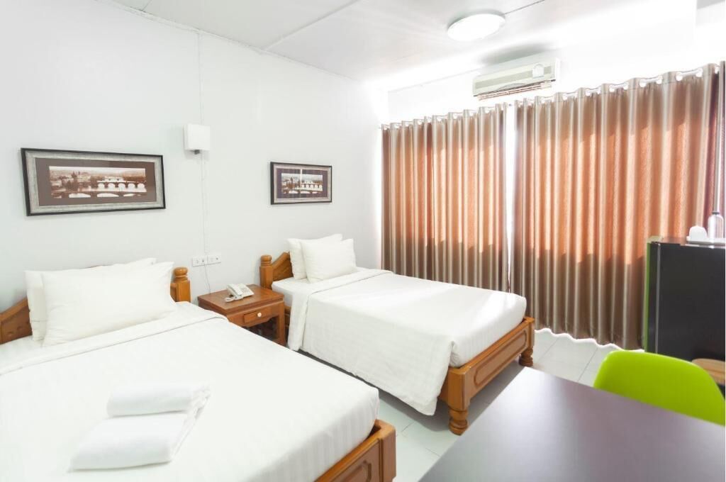 Free WiFi, bed sheets